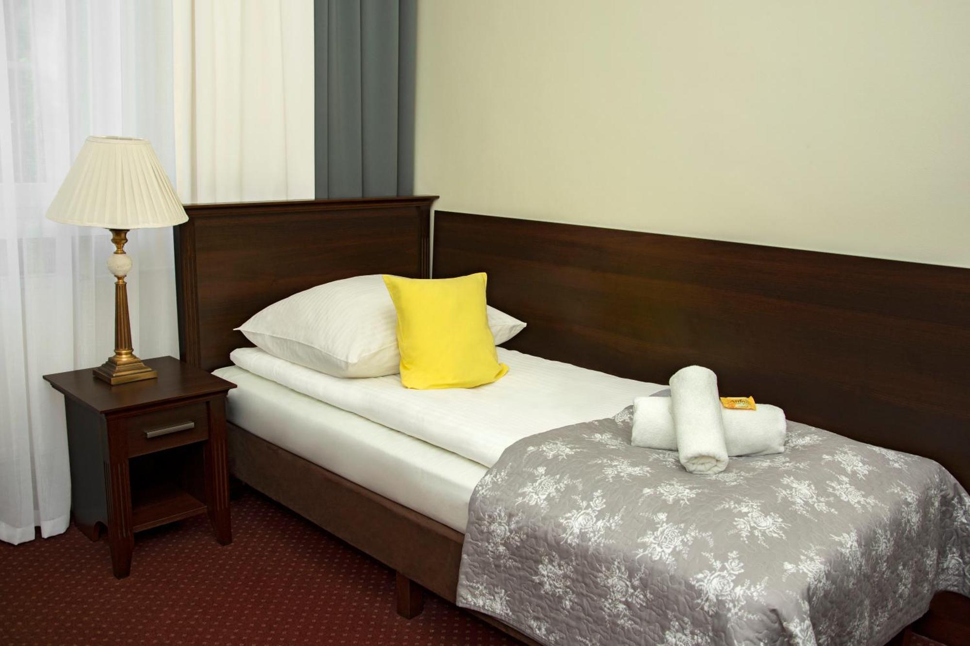 Bed and Breakfast Savoy Spała Exterior foto
