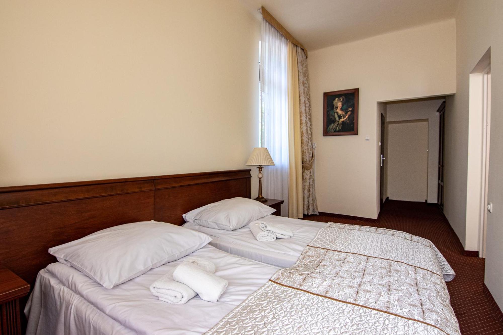 Bed and Breakfast Savoy Spała Exterior foto